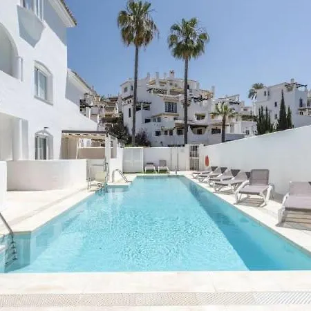 아파트 Ivy Pool Nueva Andalucia Bbq *