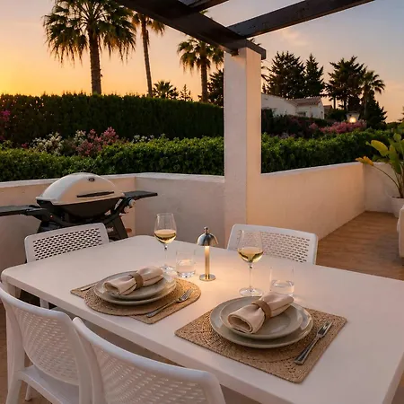 Ivy Pool Nueva Andalucia Bbq شقة *