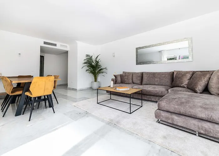 Ivy 3 Modern Bbq Gated Pool Apartament