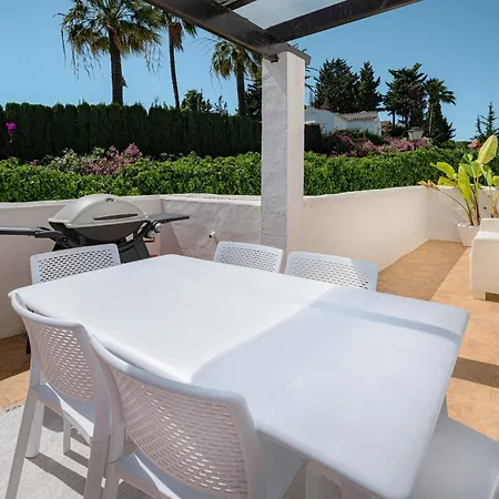 Ivy Pool Nueva Andalucia Bbq *